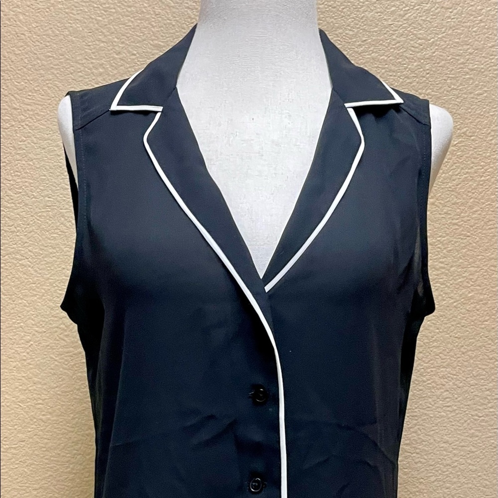 Express Women’s Sleeveless Blouse